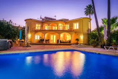 Image de Grande Villa Familiale de 3 Chambres