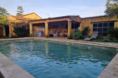 Image de Maison Provençale Avec Jardin et Piscine