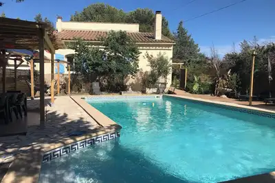 Image de grande villa pour vacances en famille 10 couchages Clim piscine ménage inclus