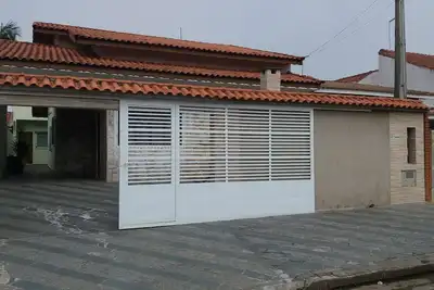 Image de Casa Para Locação em Peruíbe/oasis, com Internet e 12 Minutos a pé da Praia