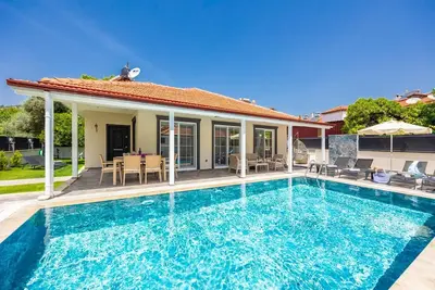 Image de Villa Central - Trois Chambres Villa, Couchages 6