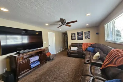 Image de Sleeps 10, 4 Bedroom 2 Bath