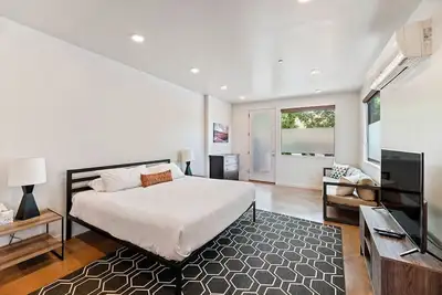 Image de The Blue Moon - Ground Floor Suite w/ Red Rock Views