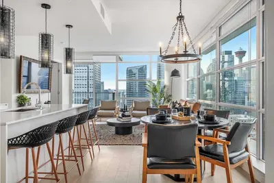 Image de Manhattan | Right Next to Stampede Grounds! | Dt