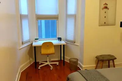 Image de Cozy - 1 bedroom 2 beds\nnice apartmen for friends or family