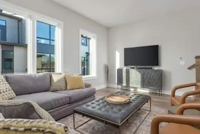 Image de 3br, 3ba Southside Chatt Townhouse!