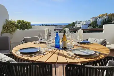 appartement tout confort vue mer rénové entre Estepona et Marbella