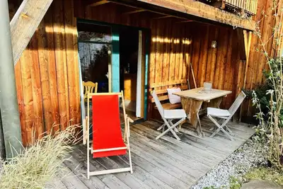 Image de Gemütliche, Modern Ausgestattete Ferienwohnung mit Sonnenterasse und Bergblick