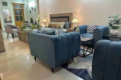 Image de Luxurious Resdence in Prime Location of E-11/4, Islamabad