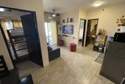 Image de 2br Condo (Goshenland tower)\ncity center\nfree basement parking\npet friendly