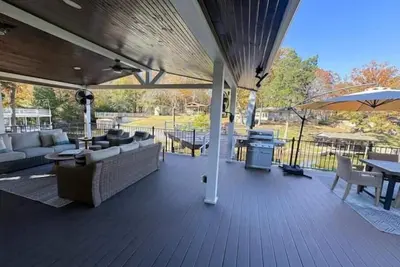 Image de Turtle Cove at Cedar Creek • Cozy + Comfy Getaway