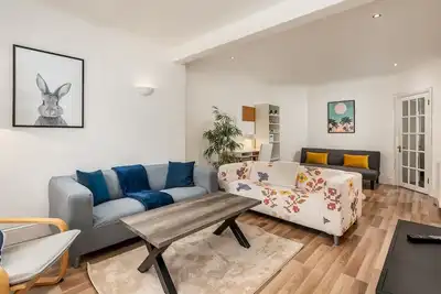 Image de Pass the Keys | Family Friendly 3 Bed Home In Pinner Pets Welcome