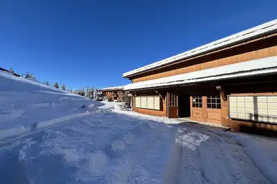 Image de Piscine + Skis aux pieds - Bel appartement lumineux à Arc 1800