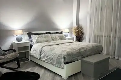Image de Comfortable 2-bedroom apartment near the station and within walking distance of downtown
