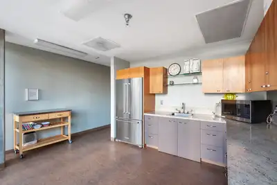 Image de The Delores at The Eliot Tower, a captivating 1 bed, 2 bath condo