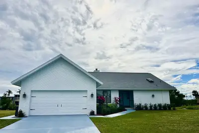 Image de Kayaking, Fishing - Private Home & Dock. Hiking & Wildlife Preserve steps away