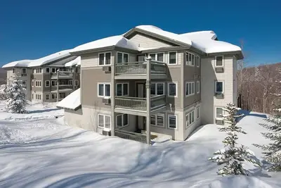 Image de Smugglers Notch Awarded #1 Resort in the East by Ski Magazine 2023 3br/2ba Delux