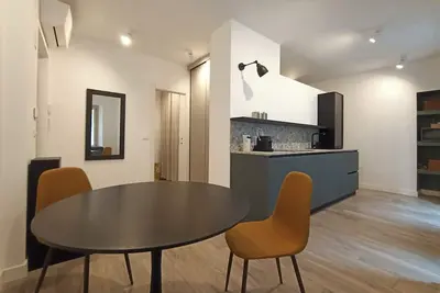 Flat with private courtyard in the centre of Turin