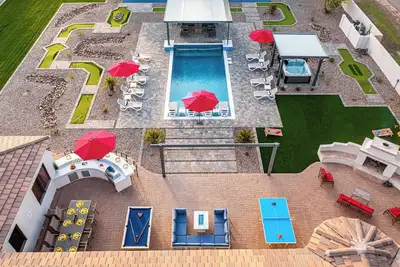 Image de Epic Resort: Pool, Hot Tub, Pickleball & More!