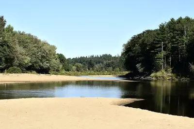 Image de Harmony Hideaway Nh a tranquil retreat nestled on the Saco River.