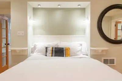 Image de Charming Russian Hill Junior 1br Basement Apt