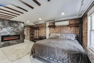 3 Freshly Renovated Flats 1 House!