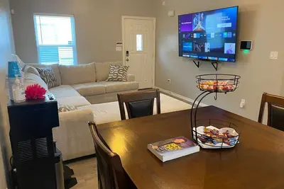 Image de Spacious Getaway near Utrgv w/King Bed near Utrgv!