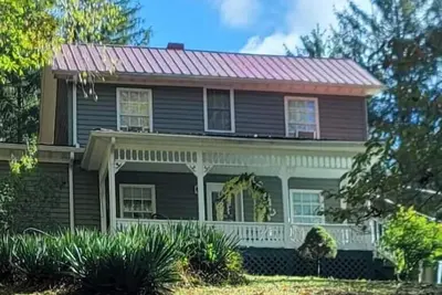 Image de The Tree Garden Cottage at Alderson. Five minutes to the Greenbrier River.