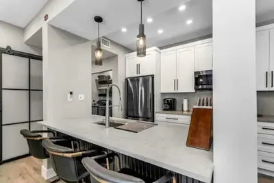 Image de Wonderful Condo at Avalon! - (Ground Floor) Fully Renovated