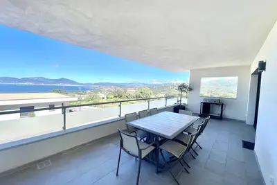 Image de Appartement en Corse Avec vue sur la mer & sur les Îles Sanguinaires