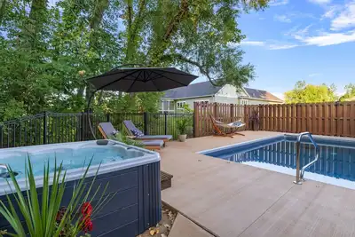 Image de Sawyer Retreat with private pool and hot tub!