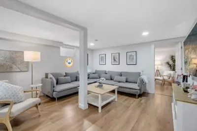 Image de Artful Heaven: Sleeps up to 6, Private Luxury!