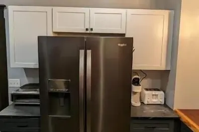 Image de The Blue Beauty in the city