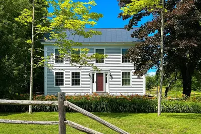 Working farmhouse on 140 acres with old-world feel & Peloton - dog-friendly