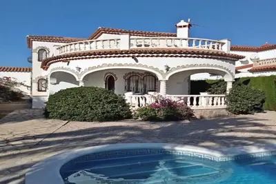 Image de Villa Avec Piscine PRIVÉE, Jardin Et Barbecue À Moins De 1 Km De La Mer