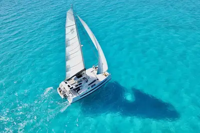 Image de All Inclusive Luxury Sailing Catamaran W/ captain & Chef 4 bedrooms 8 guests.