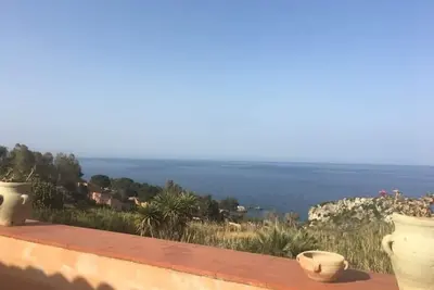 Image de Sea view villa with private beach