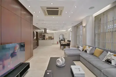 Image de 3 bed in Kensington Church Str. \n\n