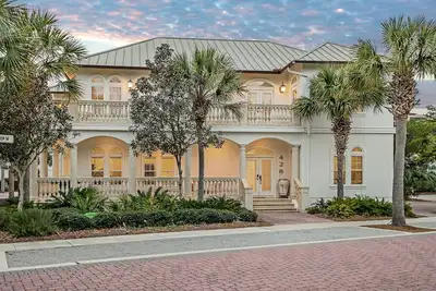 Image de Gem! 4 Bikes, Steps to Seacrest Pool, Beach, Town! Pet Friendly!