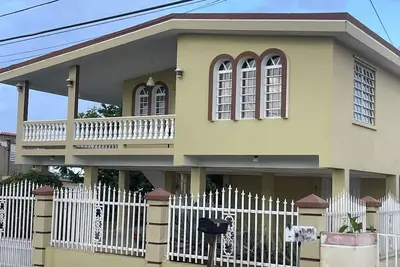 Image de Spacious House with Lagoon View 5 minutes from Beach