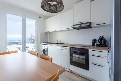 Image de Appart lumineux à emplacement idéal refait à neuf