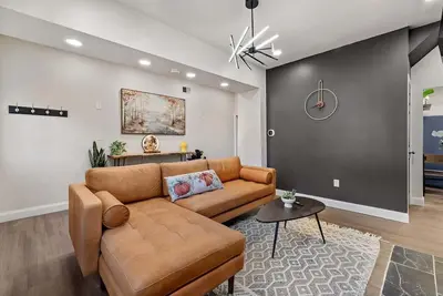 Image de The Colorful Abode with Deck in Mt Washington