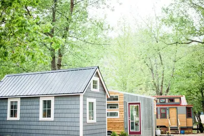 Image de Rocky Mountain High-Mountain Magic + Eclectic Decor in a One-of-a-Kind Tiny Stay