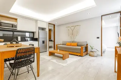 Image de Luxury 1bd Condo 3 blk from 5th Ave W/PoolandParking