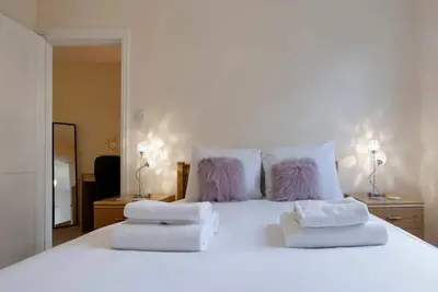 Pass the Keys | Modern and Spacious Terrace in Central Cambridge
