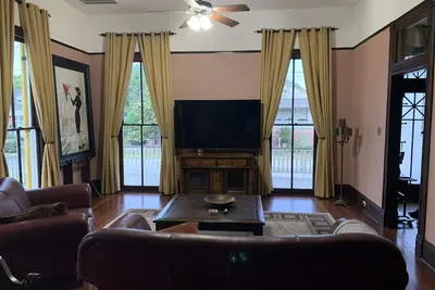 Image de Historic Mansion, Five Miles from French Quarter