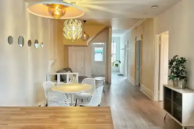 Image de Spacious and calm appartement all incuded with a full kitchen.