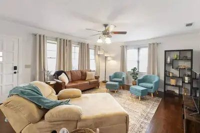 Image de Statesboro Gem: Across from Park