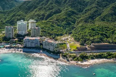 Image de 4 Diamond, 5-Star Garza Blanca Preserve Resort & Spa Luxury Beach Resort