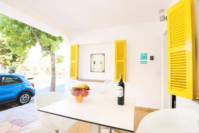 Image de Charming Mallorca Apartment | 3 Bedrooms | Villa Townhouse Alnair | Only 50 Meters from the Sea & Great for Families | Puerto Pollensa
